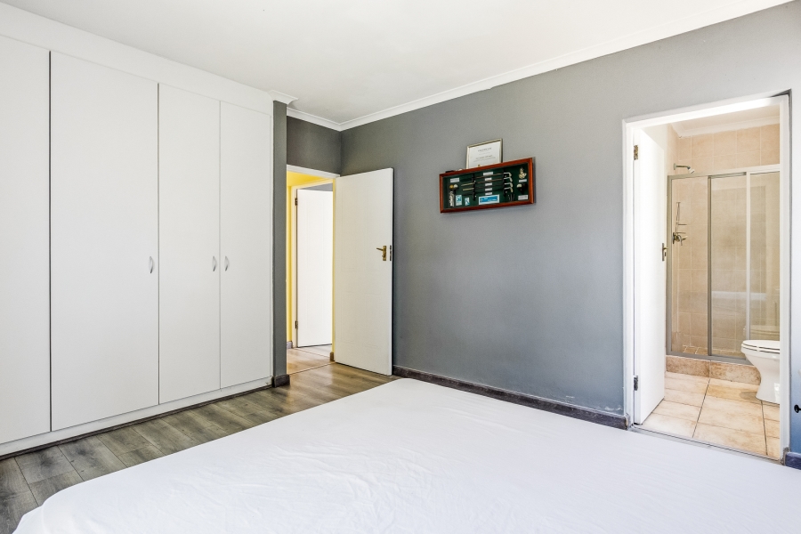 2 Bedroom Property for Sale in Zevenzicht Western Cape